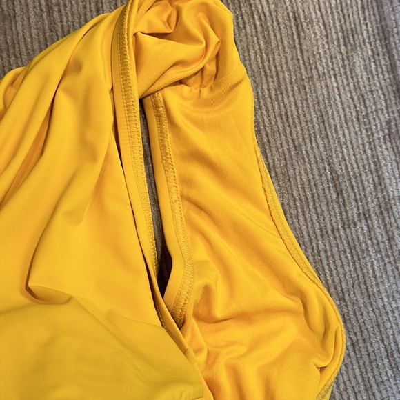 Kate Spade yellow one piece cut out bandeau top Swimsuit Size Large - Picture 8 of 12